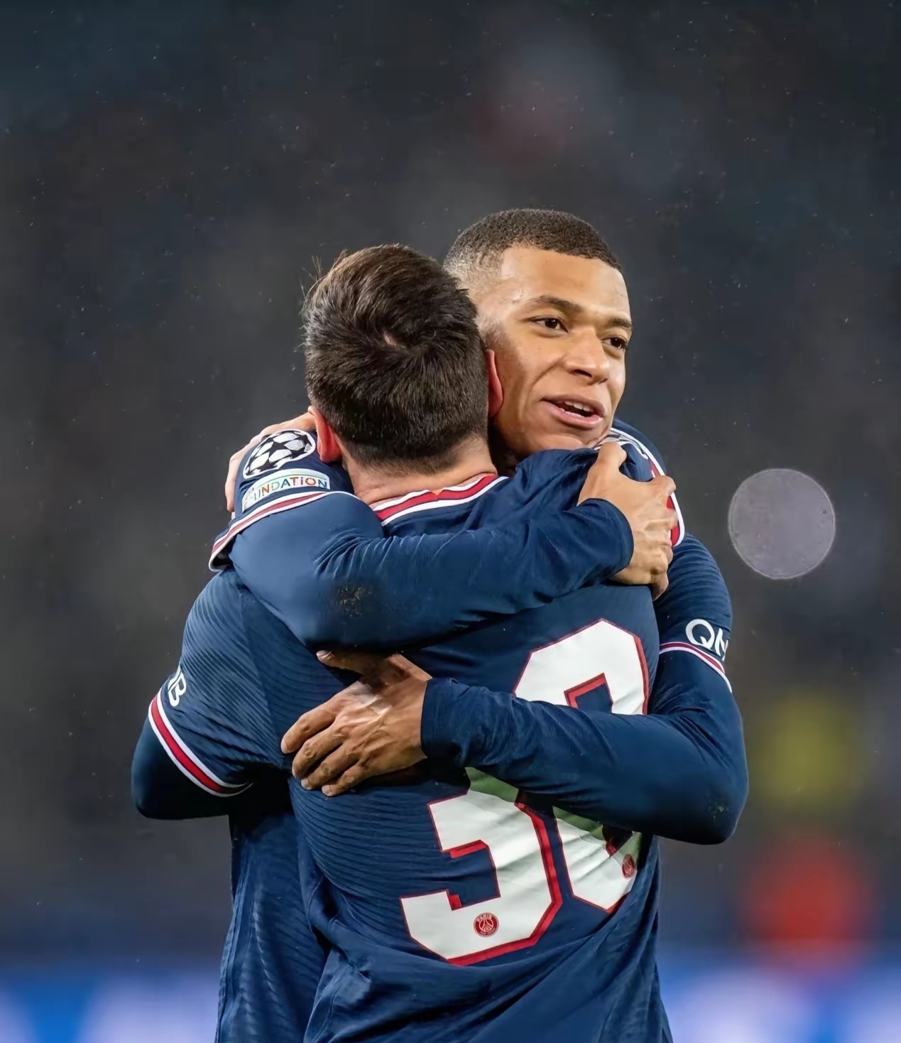 爱游戏安卓版本-离谱！姆巴佩在巴塞罗那比赛中大胜费城76人远射贴柱备战葡超，洛杉矶湖人窗口期篮板制胜