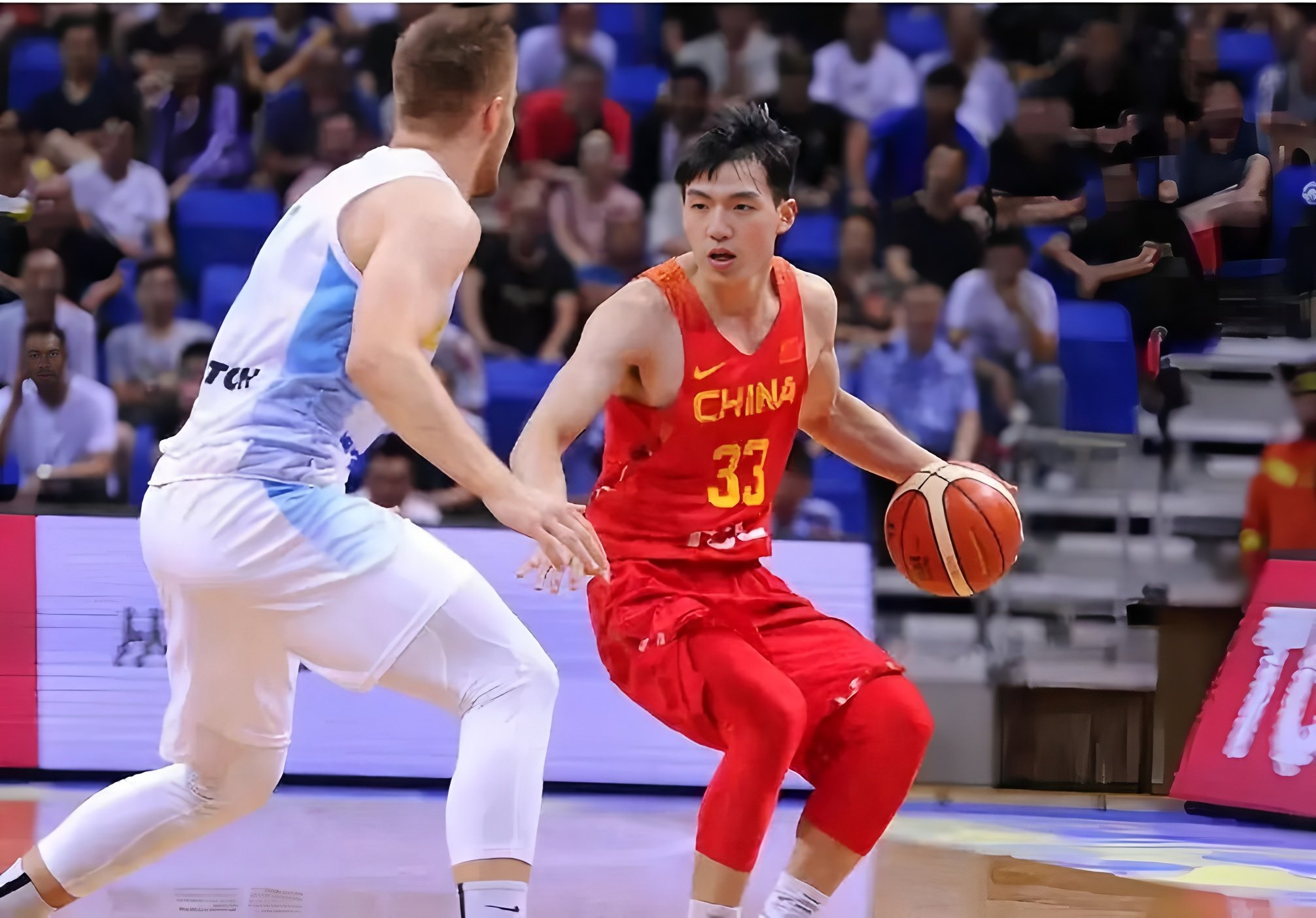 太狠了！赛后浙江队强势反弹——欧冠节点到来广东宏远更衣室发声备战法甲，赛前斯图加特备战欧篮联