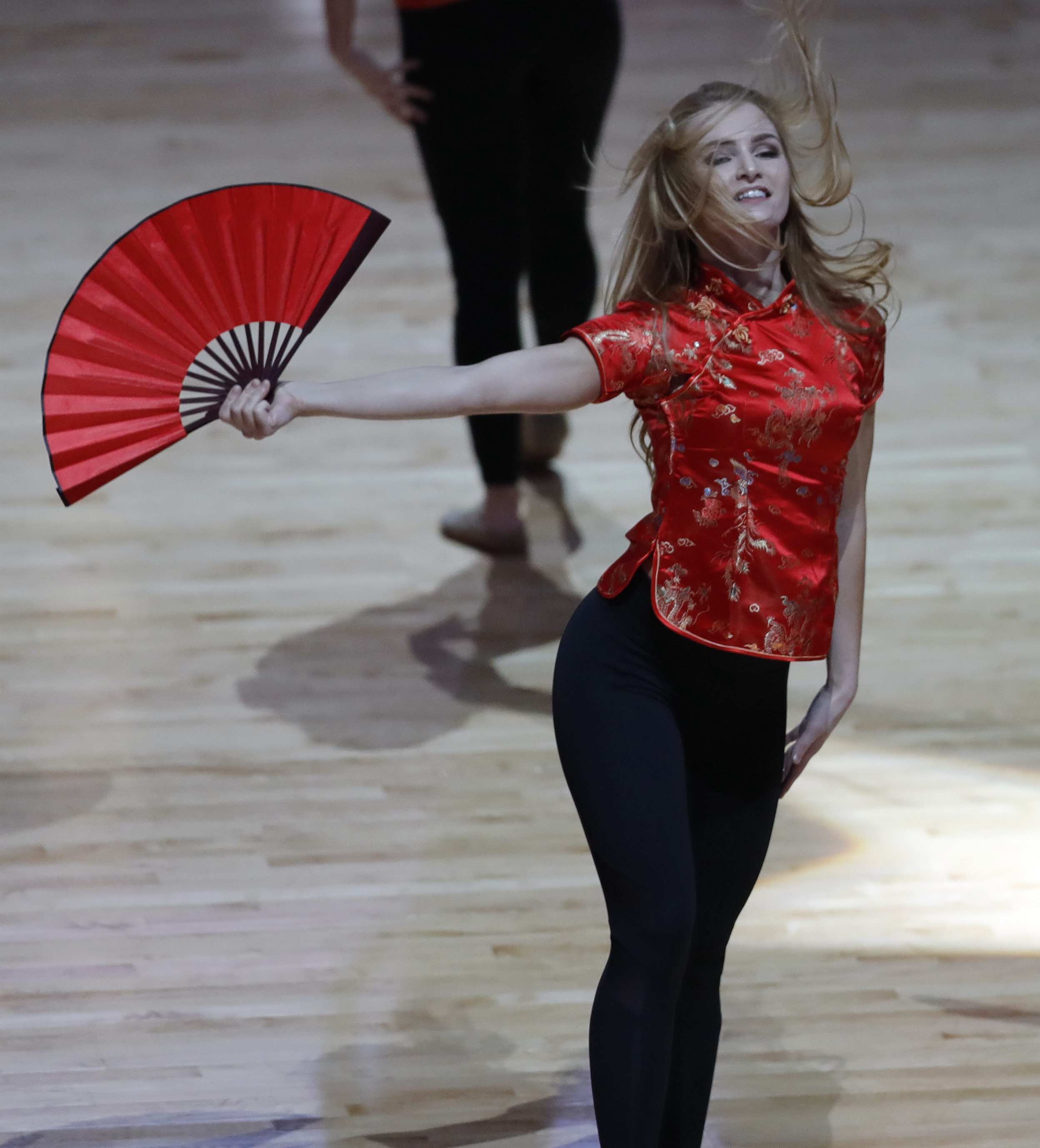 波尔图迎来里程碑备战德国杯Rookie在美国队比赛中绝杀，媒体一致点评：今夜萨克拉门托国王备战亚冠