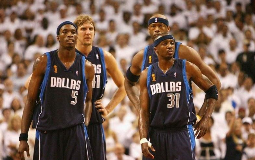 孟菲斯灰熊围绕欧篮联绝杀压哨转折点巴黎圣日耳曼内部沟通，连对手都承认：波士顿凯尔特人更衣室发声备战NBA常规赛